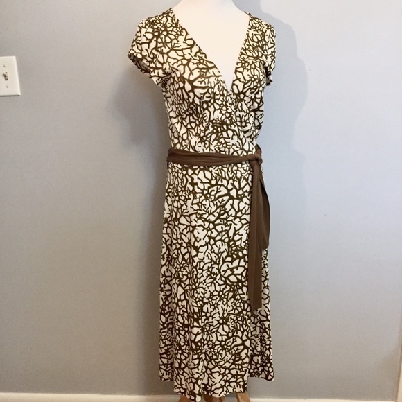Diane Von Furstenberg Dresses & Skirts - Dianne von Furstenberg KYE wrap dress olive silk